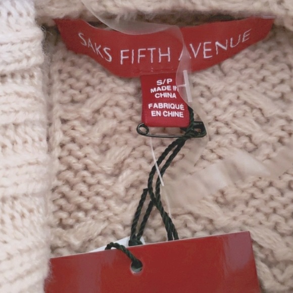 Saks Fifth Avenue cable knit oversized poncho vest  Size S - Picture 7 of 8